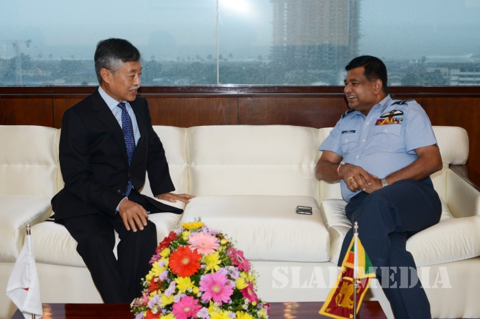 Japanese Ambassador Calls on the Commander of the Air Force