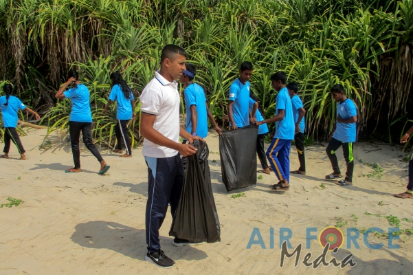 SLAF
Station Koggala organizes Maritime Environment Protection Programme and
Beach Carnival