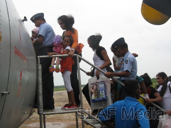 ‘Jaffna Visit’ By the Families of Officers and Airmen of SLAF Station Palaly 2011