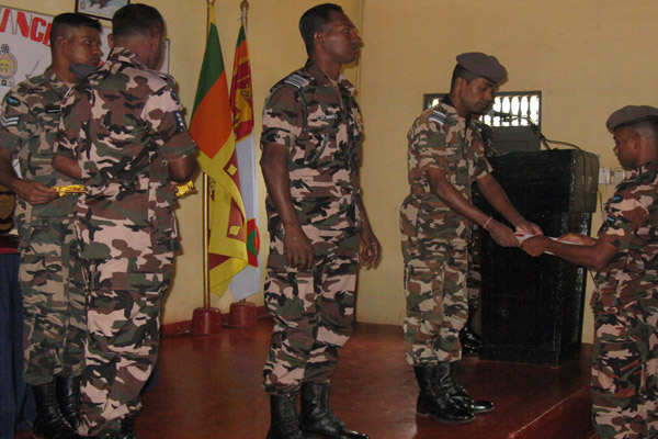 124 Gunners Complete Advanced Training at Palaly