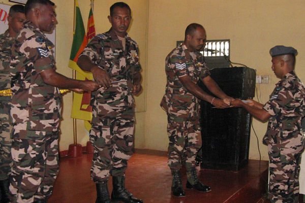 124 Gunners Complete Advanced Training at Palaly