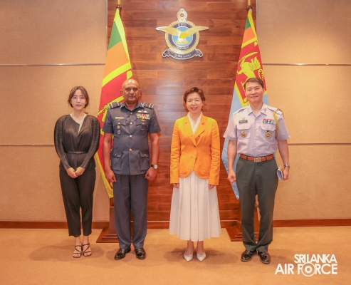 AMBASSADOR OF THE REPUBLIC OF KOREA TO SRI LANKA CALLS ON THE COMMANDER