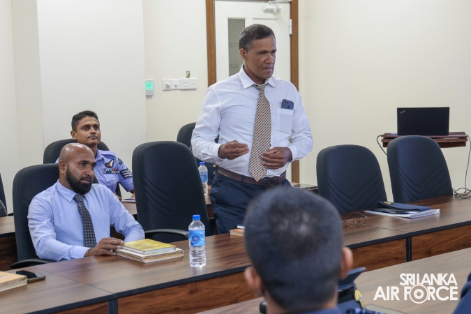 DIRECTORATE OF LOGISTICS CONDUCTS AN EXPERIENCE SHARING SESSION AND REFRESHER TRAINING PROGRAMME FOR SLAF LOAD MASTERS