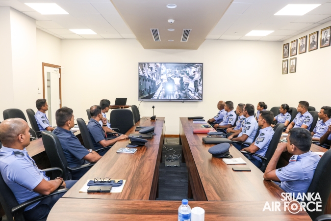 DIRECTORATE OF LOGISTICS CONDUCTS AN EXPERIENCE SHARING SESSION AND REFRESHER TRAINING PROGRAMME FOR SLAF LOAD MASTERS
