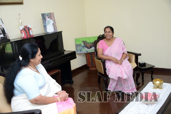 Commander Visits Anglican Bishop