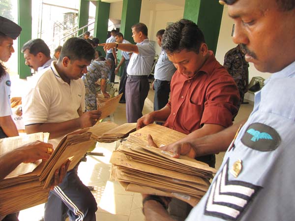 Members SLAF Eagerly Gather to Exercise Their Fundamental Rights