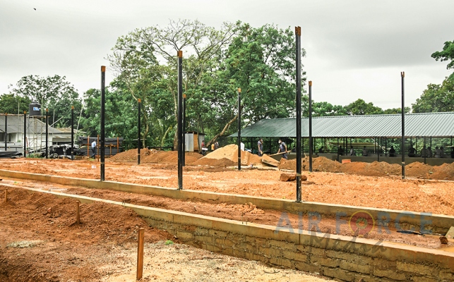 COMMANDER VISITS MULLERIYAWA BASE HOSPITAL CONSTRUCTION SITE