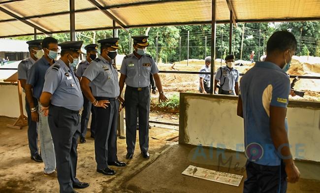 COMMANDER VISITS MULLERIYAWA BASE HOSPITAL CONSTRUCTION SITE
