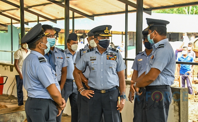 COMMANDER VISITS MULLERIYAWA BASE HOSPITAL CONSTRUCTION SITE