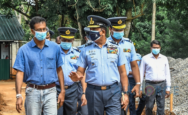 COMMANDER VISITS MULLERIYAWA BASE HOSPITAL CONSTRUCTION SITE