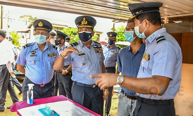 COMMANDER VISITS MULLERIYAWA BASE HOSPITAL CONSTRUCTION SITE