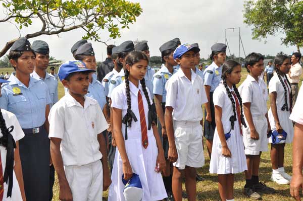 ශ්රී ලංකා ගුවන් හමුදාව පැළ ලක්ෂයක් සිටුවයි..