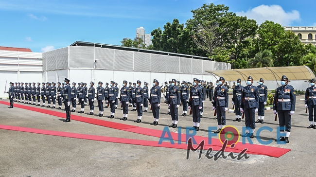 Outgoing Commander of the Navy calls on the Commander of the Air Force