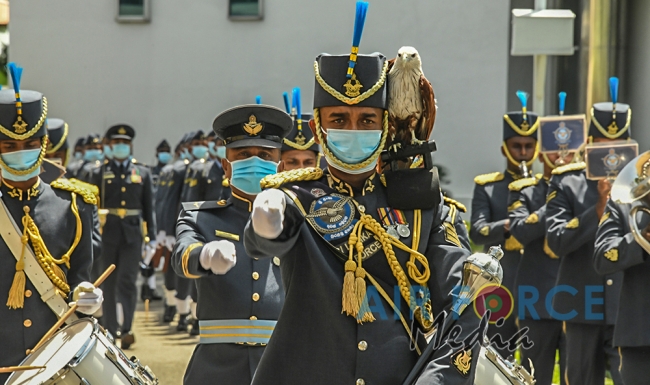 Newly Appointed Commander of the Navy Calls on the Commander of the Air Force