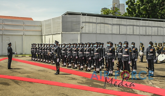 Newly Appointed Commander of the Navy Calls on the Commander of the Air Force