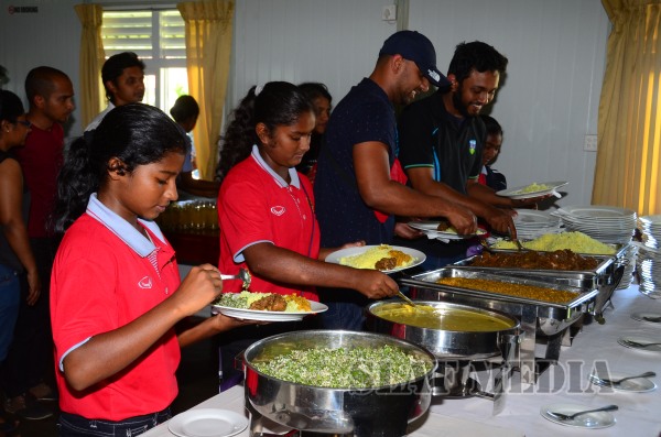 C-130
Hercules Lands in SLAF Base Katunayaka