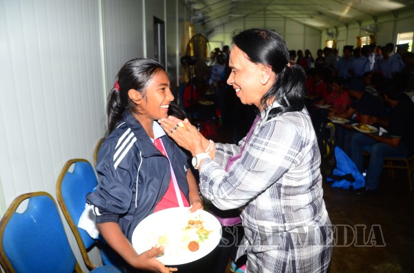 C-130
Hercules Lands in SLAF Base Katunayaka