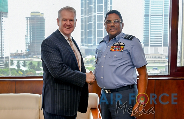 Australian High Commissioner Calls on Commander