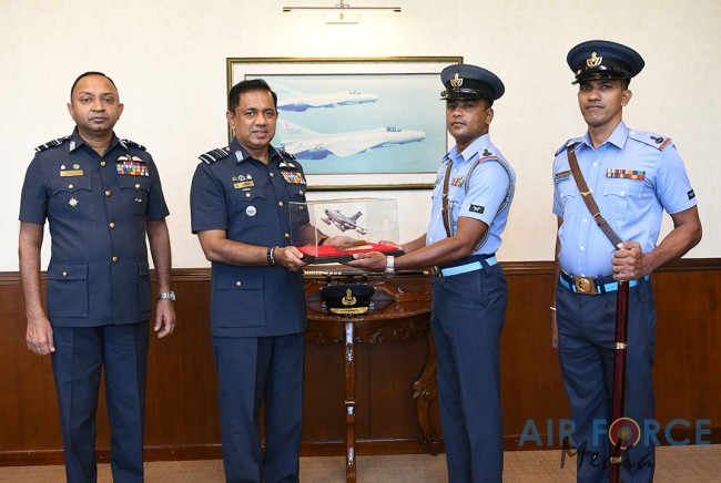 NEW COMMAND
MASTER WARRANT OFFICER TAKES OVER DUTIES
