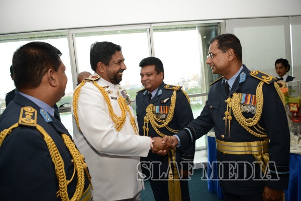 New Navy Chief Calls on the Commander of the Air Force
