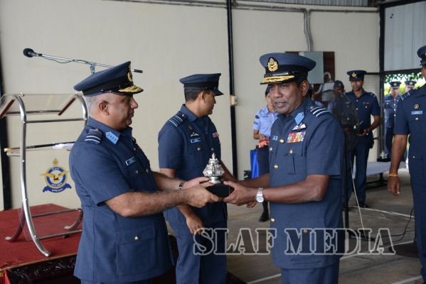 Outgoing Commander Bids Farewell
