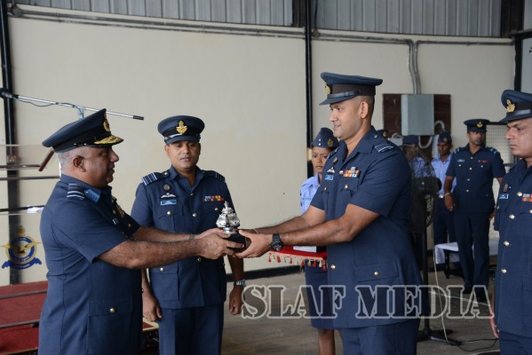 Outgoing Commander Bids Farewell