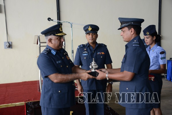 Outgoing Commander Bids Farewell