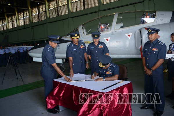 Outgoing Commander Bids Farewell