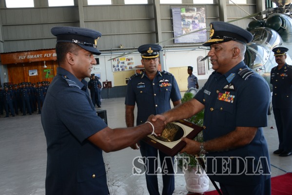 Outgoing Commander Bids Farewell