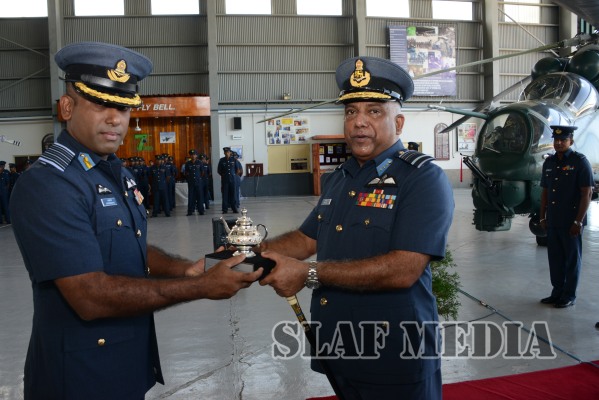 Outgoing Commander Bids Farewell