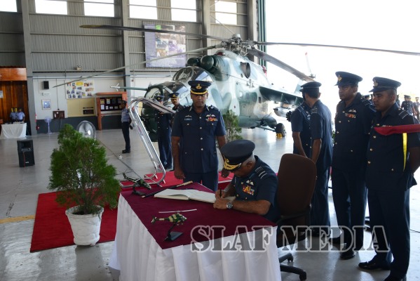 Outgoing Commander Bids Farewell