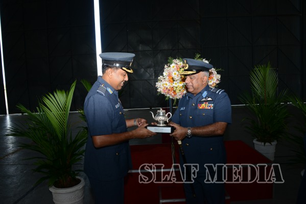 Outgoing Commander Bids Farewell
