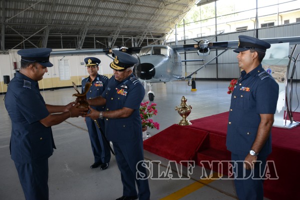 Outgoing Commander Bids Farewell