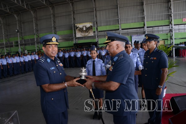 Outgoing Commander Bids Farewell
