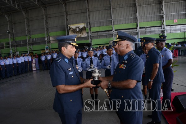 Outgoing Commander Bids Farewell