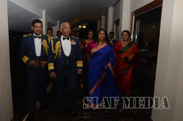 Outgoing Commander Bids Farewell