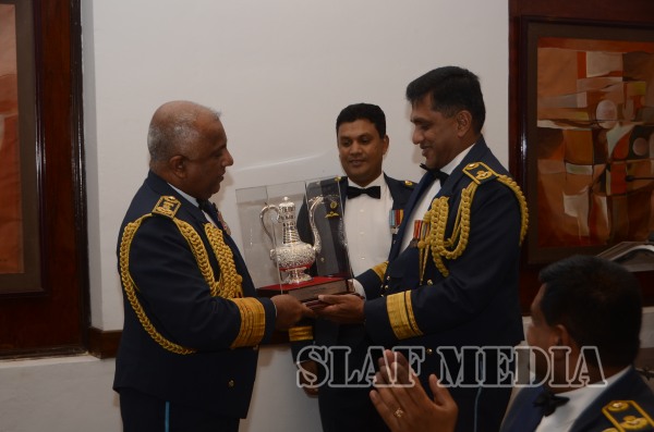 Outgoing Commander Bids Farewell