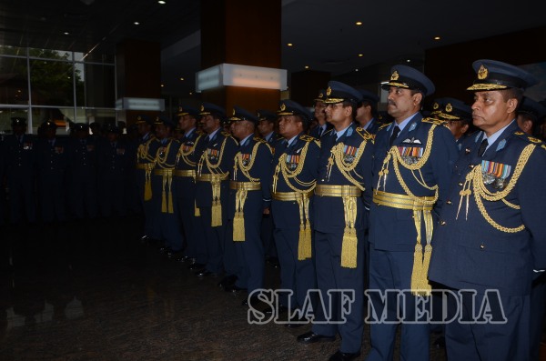 Outgoing Commander Bids Farewell