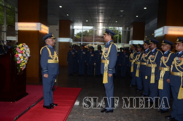 Outgoing Commander Bids Farewell