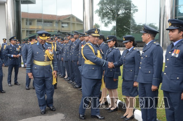 Outgoing Commander Bids Farewell