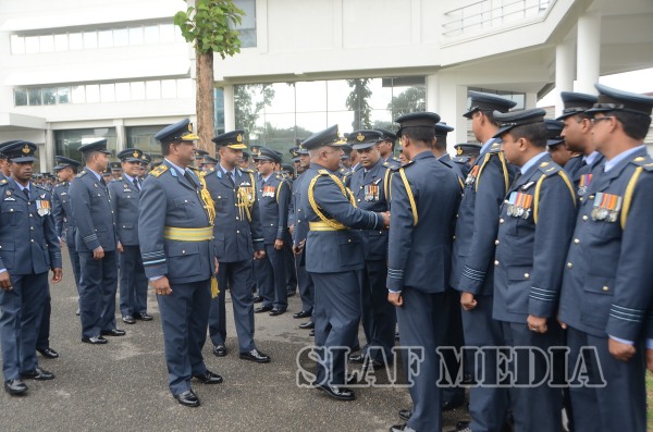 Outgoing Commander Bids Farewell