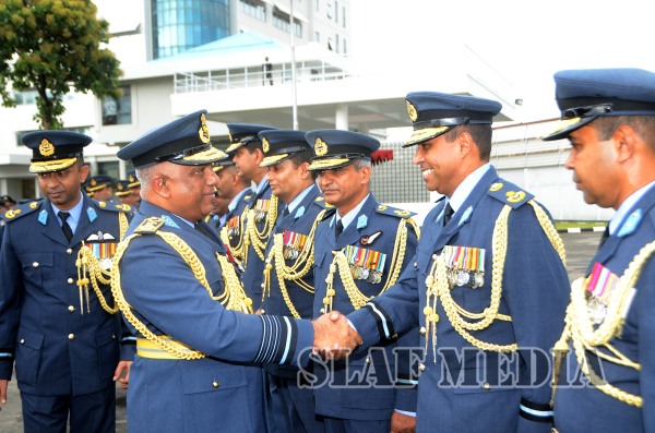Outgoing Commander Bids Farewell