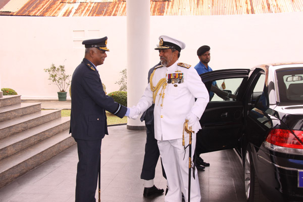 Outgoing Navy Commander Visits SLAF Headquarters