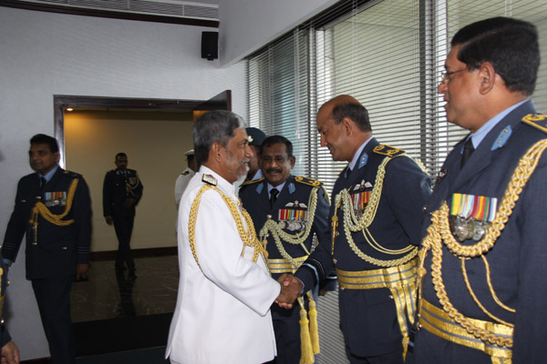 Outgoing Navy Commander Visits SLAF Headquarters