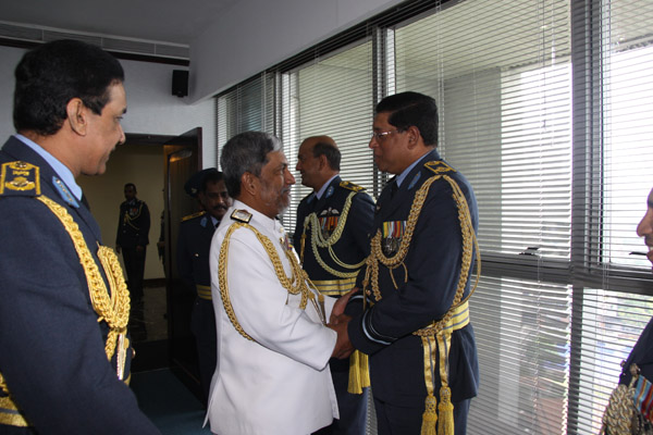 Outgoing Navy Commander Visits SLAF Headquarters