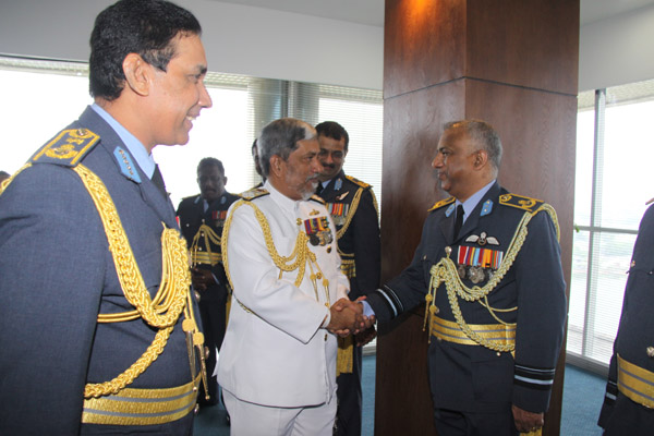 Outgoing Navy Commander Visits SLAF Headquarters