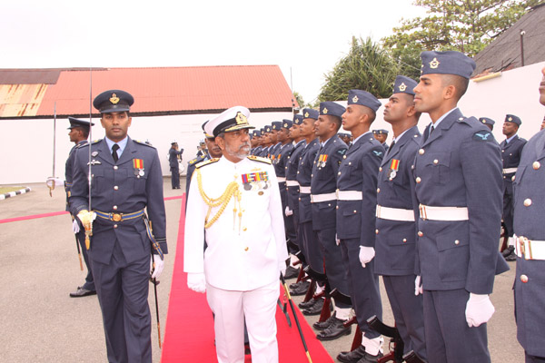 Outgoing Navy Commander Visits SLAF Headquarters