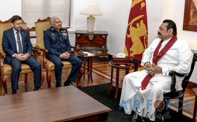 Chief of the Air Staff of the Pakistan Air Force Calls on the Prime Minister