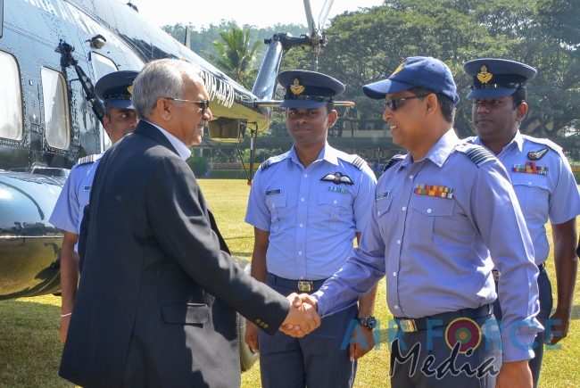 Pakistan Air Force Chief visits Temple of the Sacred Tooth