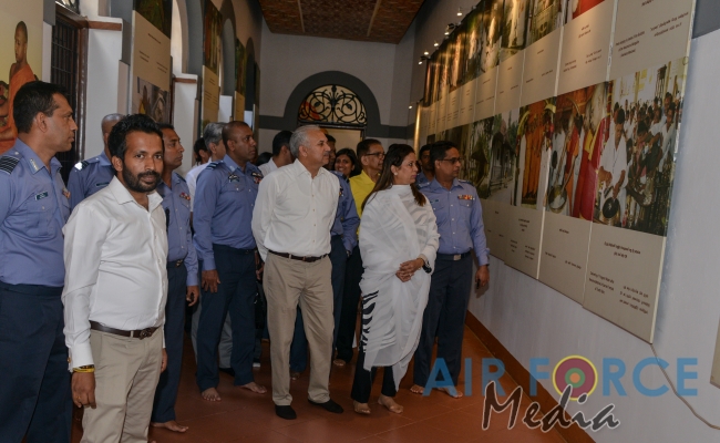 Pakistan Air Force Chief visits Temple of the Sacred Tooth